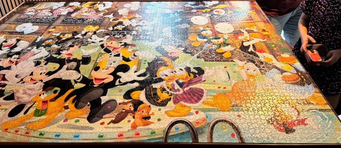 Disney puzzel 6000 stukjes - Mickey Mouse Clementoni, Ophalen of Verzenden, Meer dan 1500 stukjes, Gebruikt, Legpuzzel