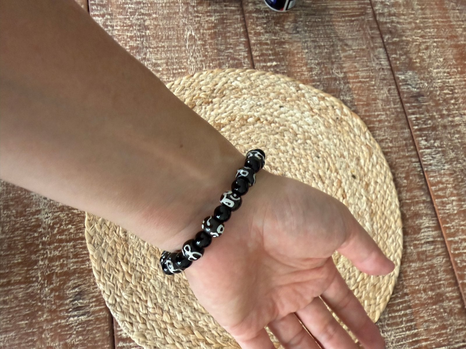 Handgemaakte Tibetaanse kralenarmband uit Kathmandu, Overige materialen, Zwart, Nieuw, Ophalen of Verzenden