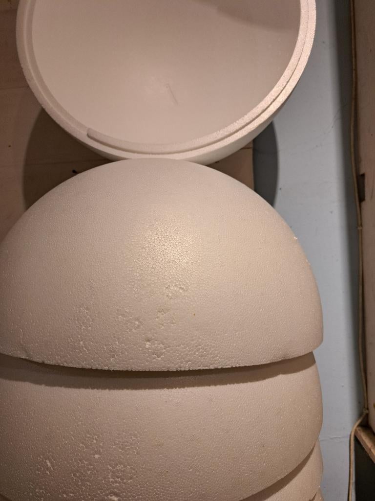 Styropor ballen. 2-delig. 1 bal is 50cm doorsnede., Ophalen of Verzenden, Nieuw