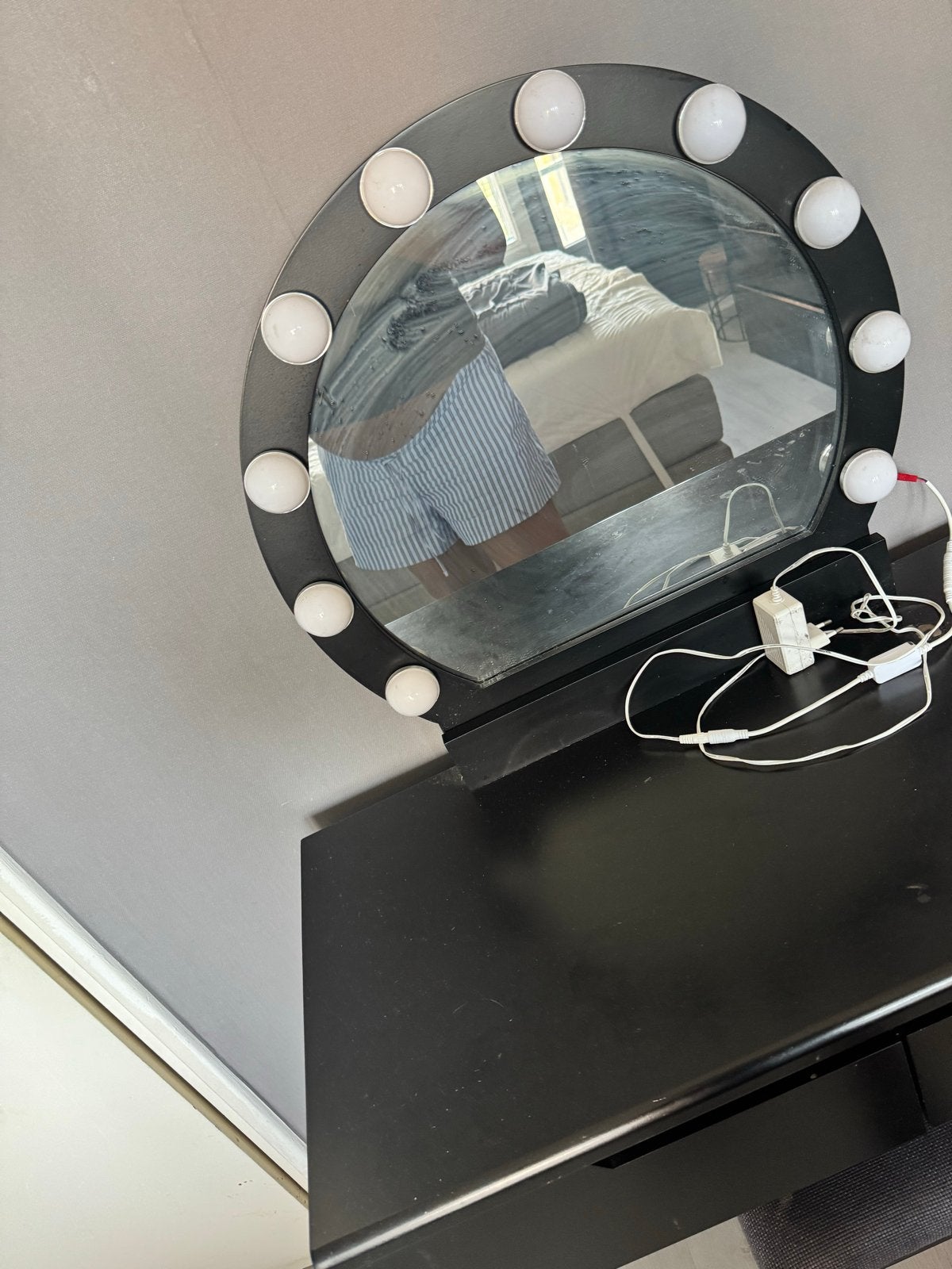 Zwarte make-up tafel met spiegel en verlichting, Ophalen, Gebruikt, 100 tot 150 cm, 50 tot 100 cm