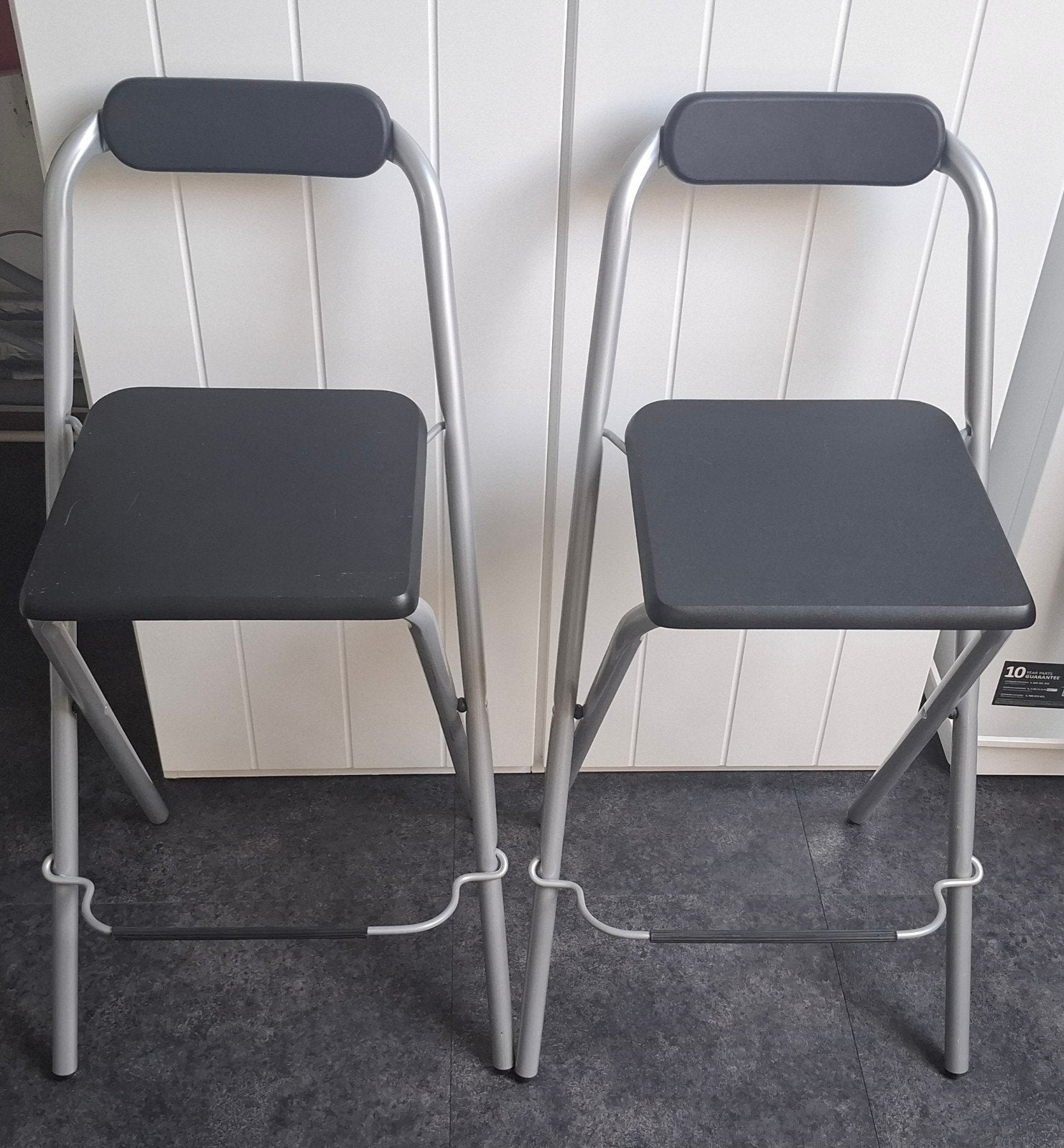 2x Inklapbare Barstoel / Barkruk - 96 cm hoog, Ophalen, Gebruikt, 90 cm of meer, Metaal