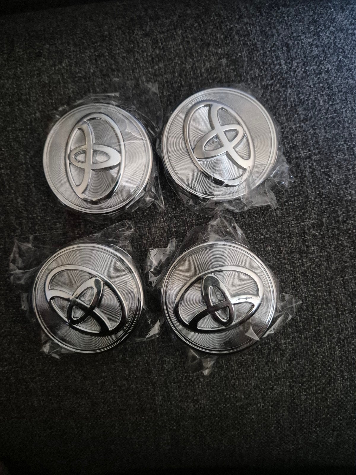 Nieuwe Toyota wieldopjes - Set van 4, Auto diversen, Wieldoppen, Ophalen of Verzenden, Nieuw