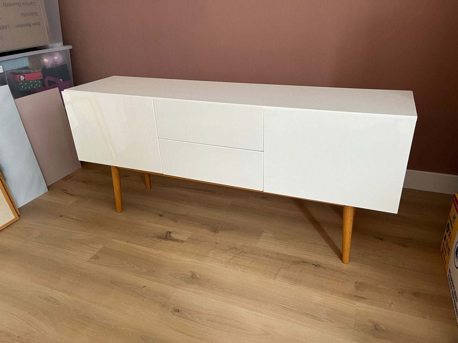 Zuiver Dressoir Wit met Houten Poten, Ophalen, 150 tot 200 cm, Zo goed als nieuw, 25 tot 50 cm