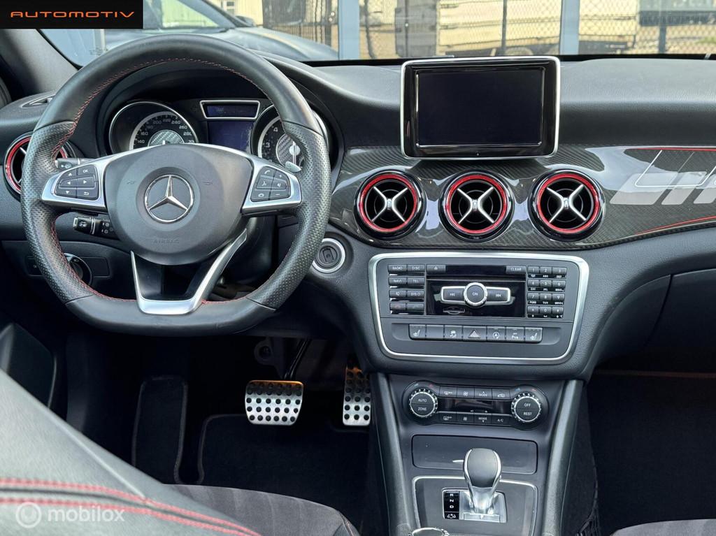 Mercedes GLA-klasse AMG 45 4MATIC / PANO / DISTRONICPLUS, Auto's, Gebruikt, Euro 6, 4 cilinders, 360 pk