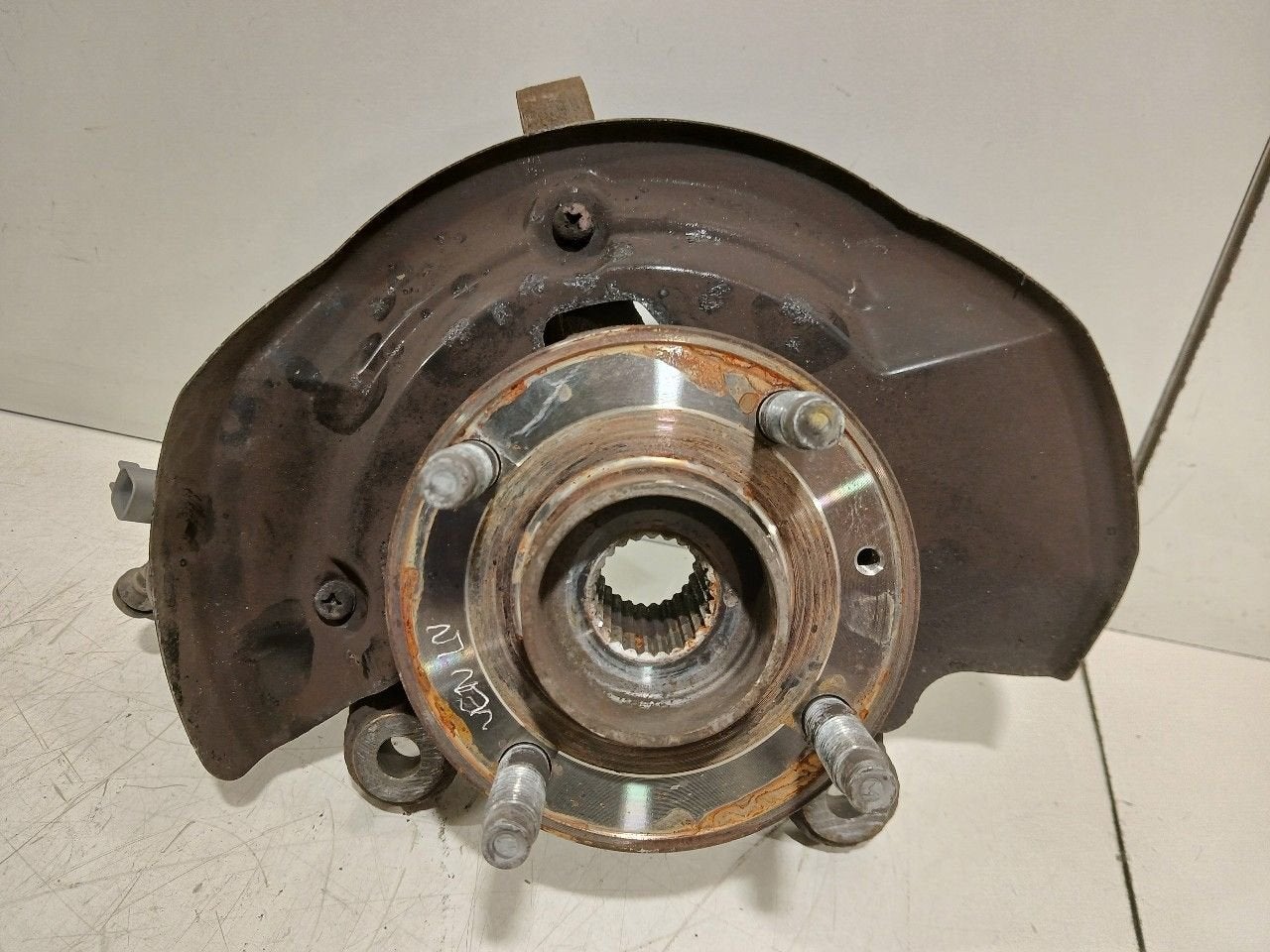 Wielnaaf links voor Opel Karl, Onderdelen@venauto.nl, Van der Ven Autorecycling B.V., Gebruikt, Ettenseweg 76, 4706 PB Roosendaal, The Netherlands