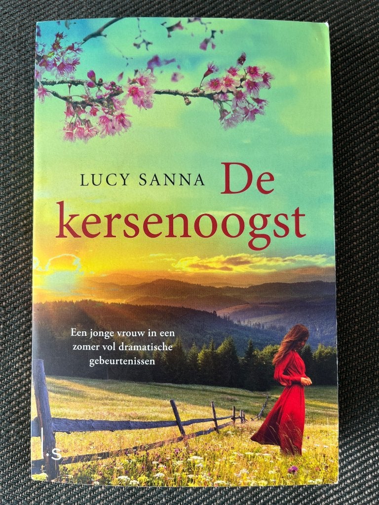 Lucy Sanna - De kersenoogst., Ophalen of Verzenden, Zo goed als nieuw, Lucy Sanna