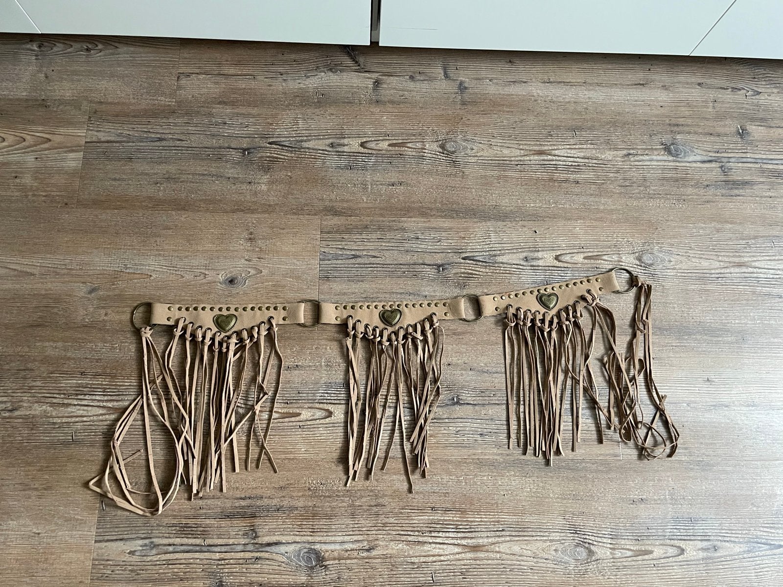 Leren Tailleriem met Franjes en Hartjes - Zo goed als nieuw, Echt leder, 90 tot 100 cm, Tailleriem, Ophalen of Verzenden