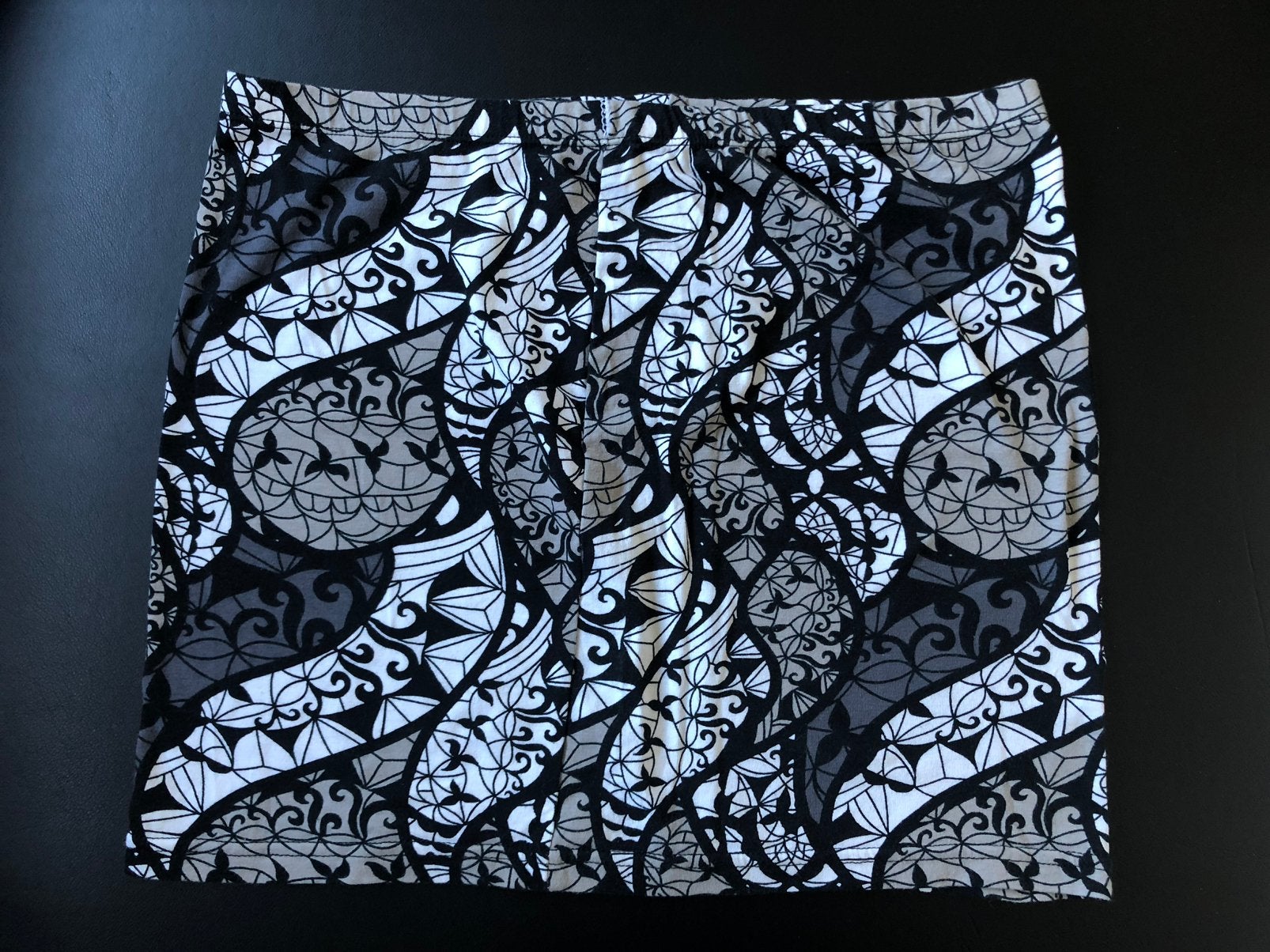 Rok met motief, maat M/L, zwart/grijs/wit, nieuw, Maat 38/40 (M), Zwart, Nieuw, Ophalen of Verzenden