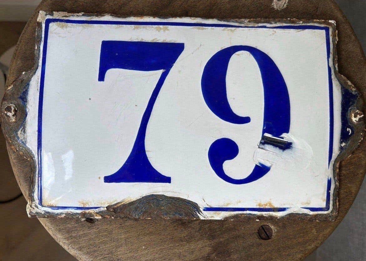 Frans emaille huisnummer 79 groot formaat, Ophalen of Verzenden