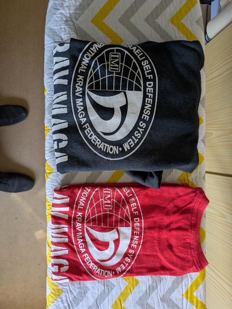 Krav Maga T-shirt en Hoodie - IMI Israeli Self Defense, Ophalen of Verzenden, Gedragen, Overige maten, Rood