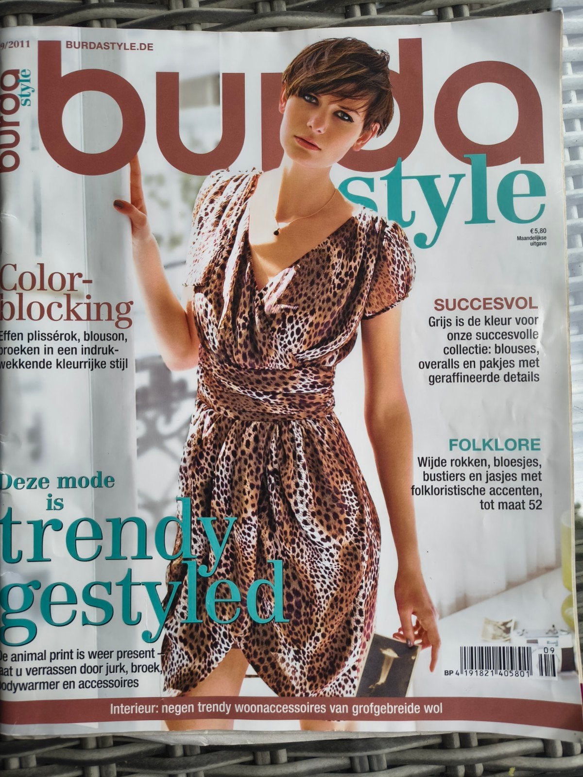 Burda Style Naaimode September 2011, Ophalen of Verzenden, Gebruikt, Burda