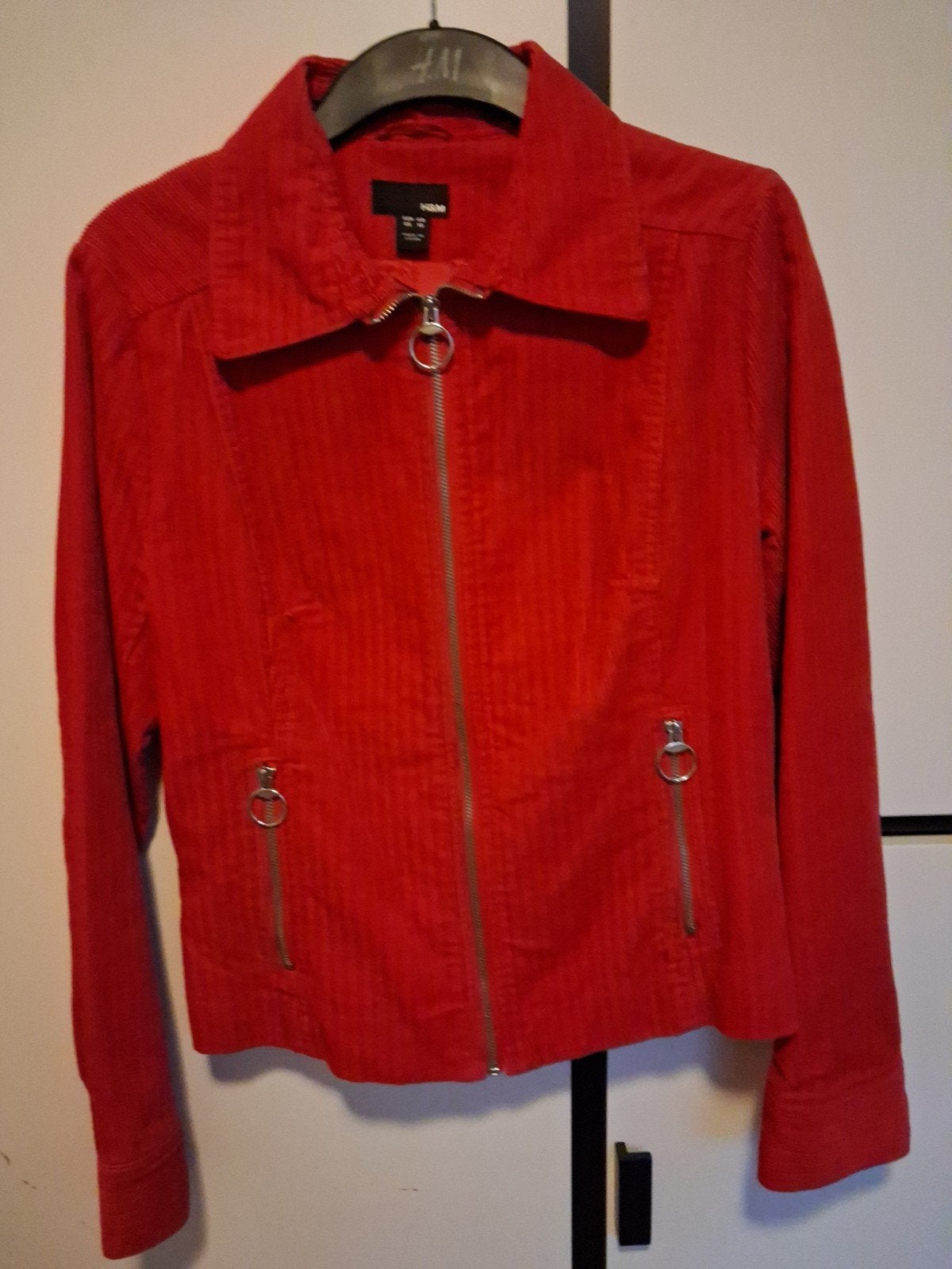 Nieuwe rode H&M jas maat M, Maat 38/40 (M), H&M, Nieuw, Ophalen of Verzenden