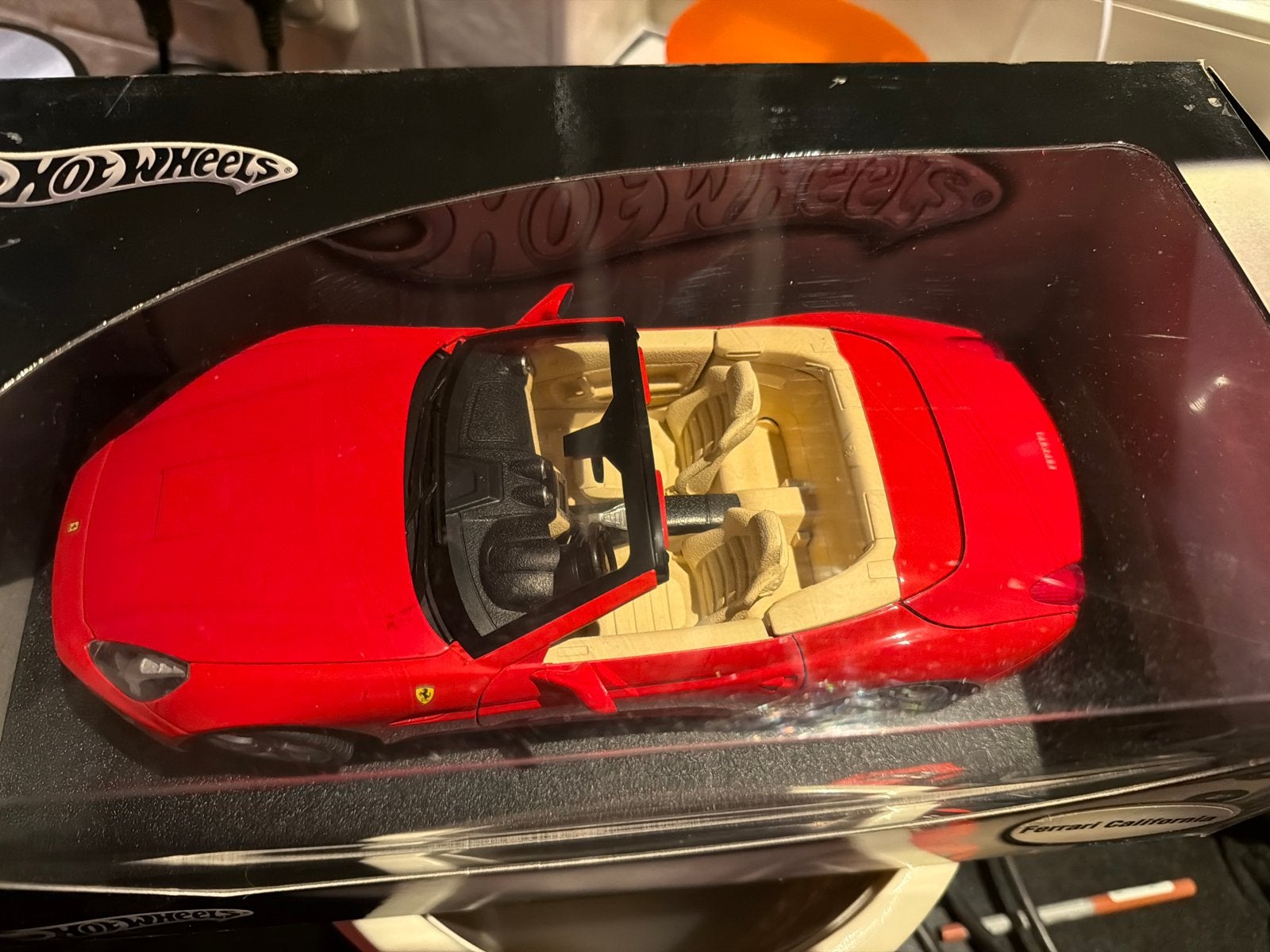 Hot Wheels 1/18 Ferrari California - Nieuw in verpakking, Auto, Nieuw, Ophalen of Verzenden, X
