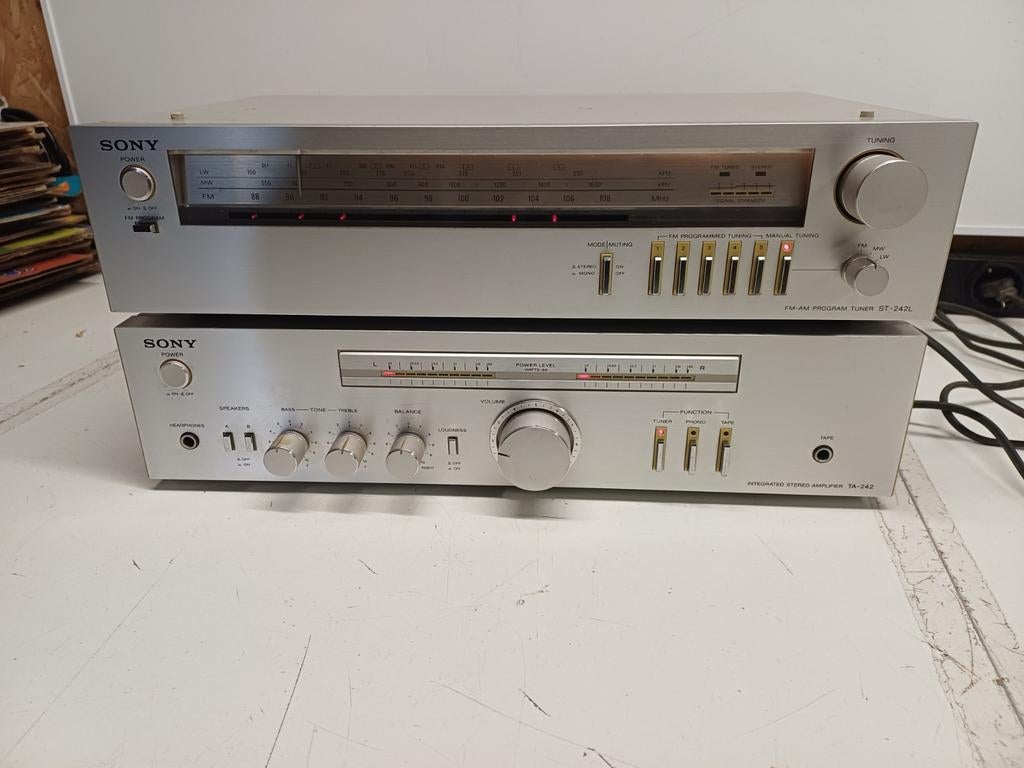 Sony TA-242 Versterker & ST-242L Tuner Jaren '80, Audio, Tv en Foto, Stereo-sets, Ophalen of Verzenden