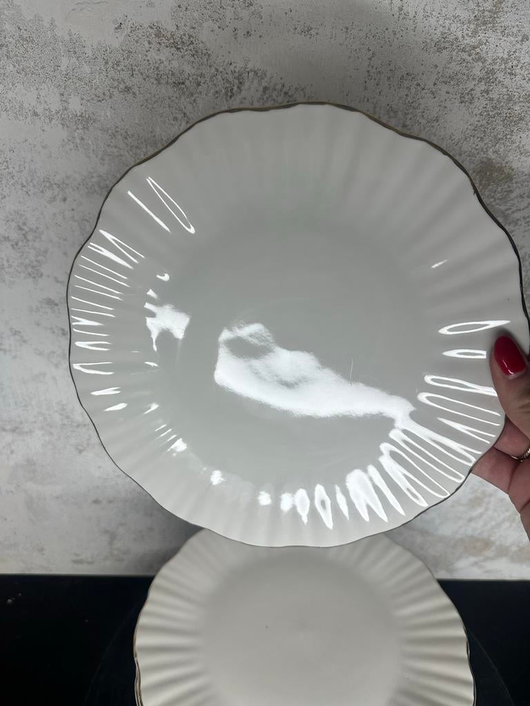 8 Arista borden met gouden rand, Huis en Inrichting, Keuken | Servies, Gebruikt, Ophalen of Verzenden, Bord(en), Effen