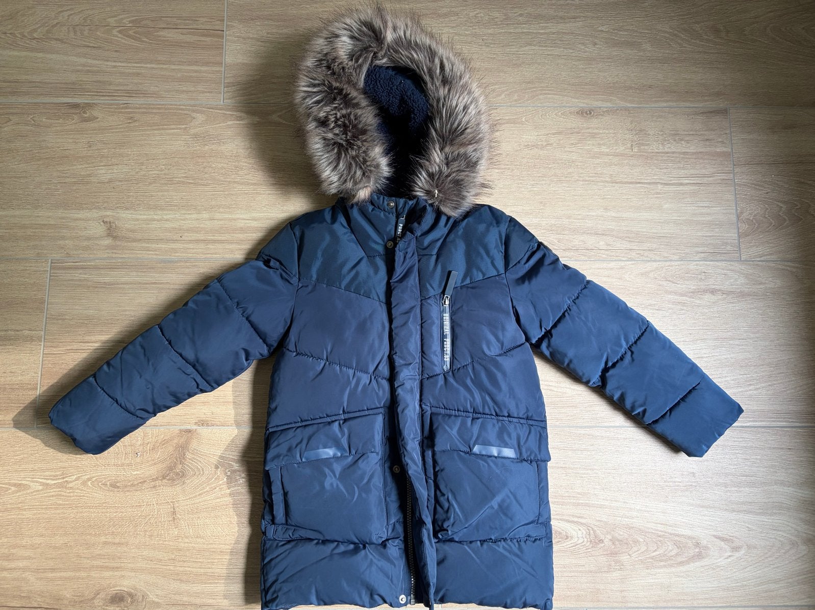 Zo goed als nieuwe C&A winterjas maat 128, Kinderen en Baby's, Kinderkleding | Maat 128, Ophalen of Verzenden, Zo goed als nieuw