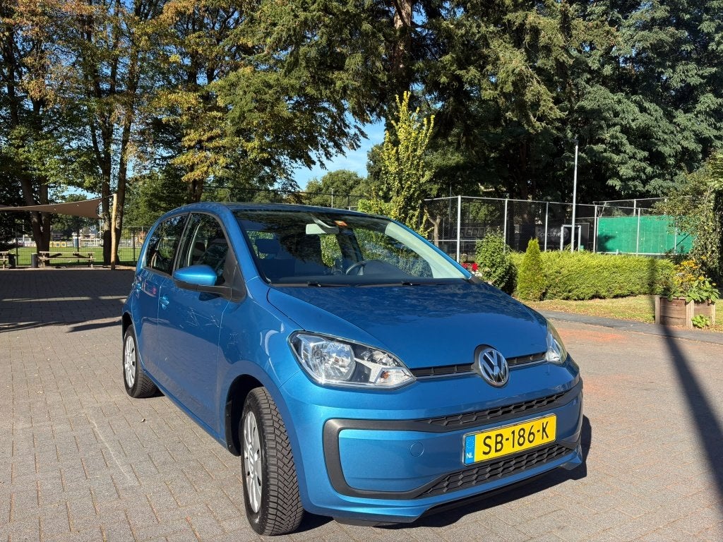 Foto 2 van Volkswagen Move Up!  5-DRS 2018 Blauw metallic, airco
