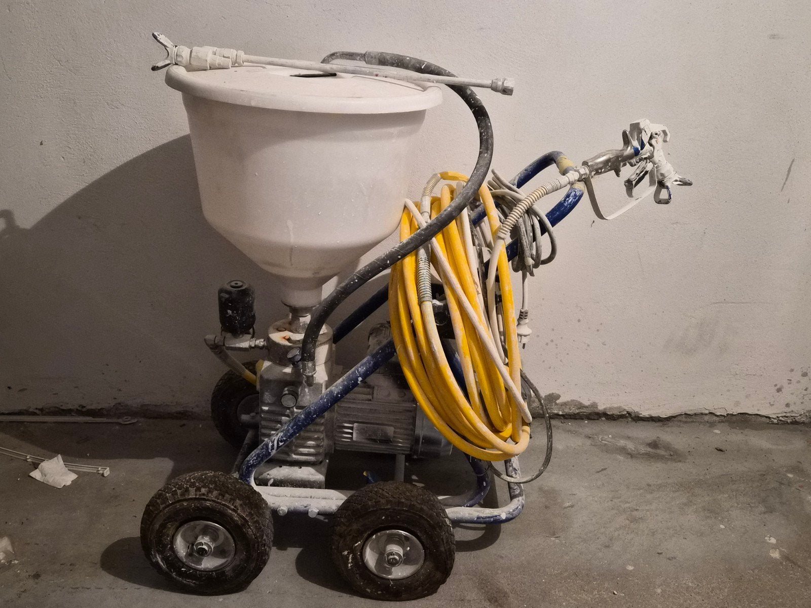 Airless latex spuitmachine, Ophalen, Verfspuit of Verfpomp