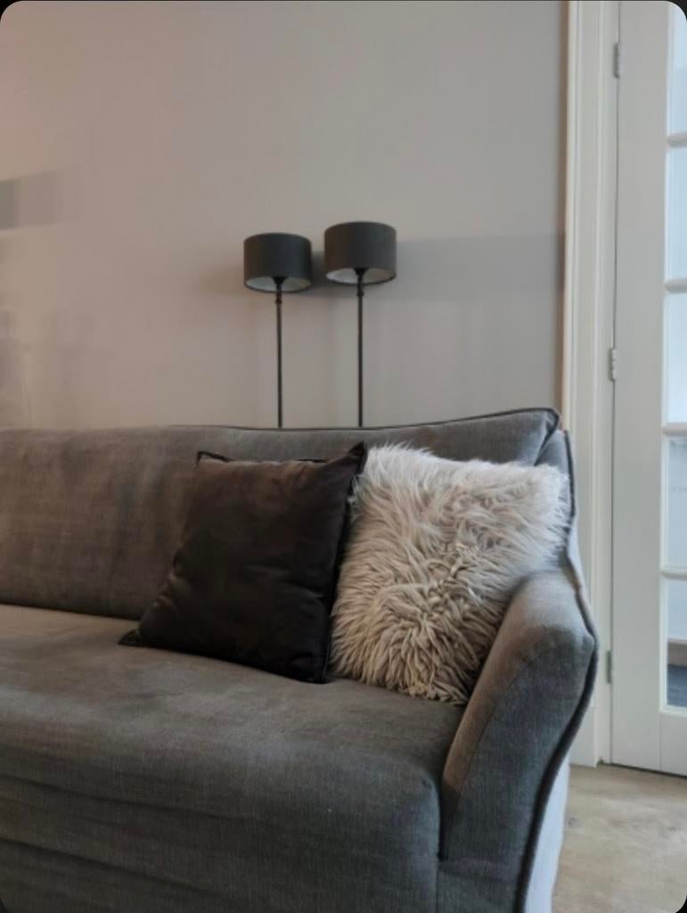 Set van 2 nieuwe grijze kussens, Huis en Inrichting, Woonaccessoires | Kussens, Ophalen of Verzenden, Nieuw, Grijs, Vierkant