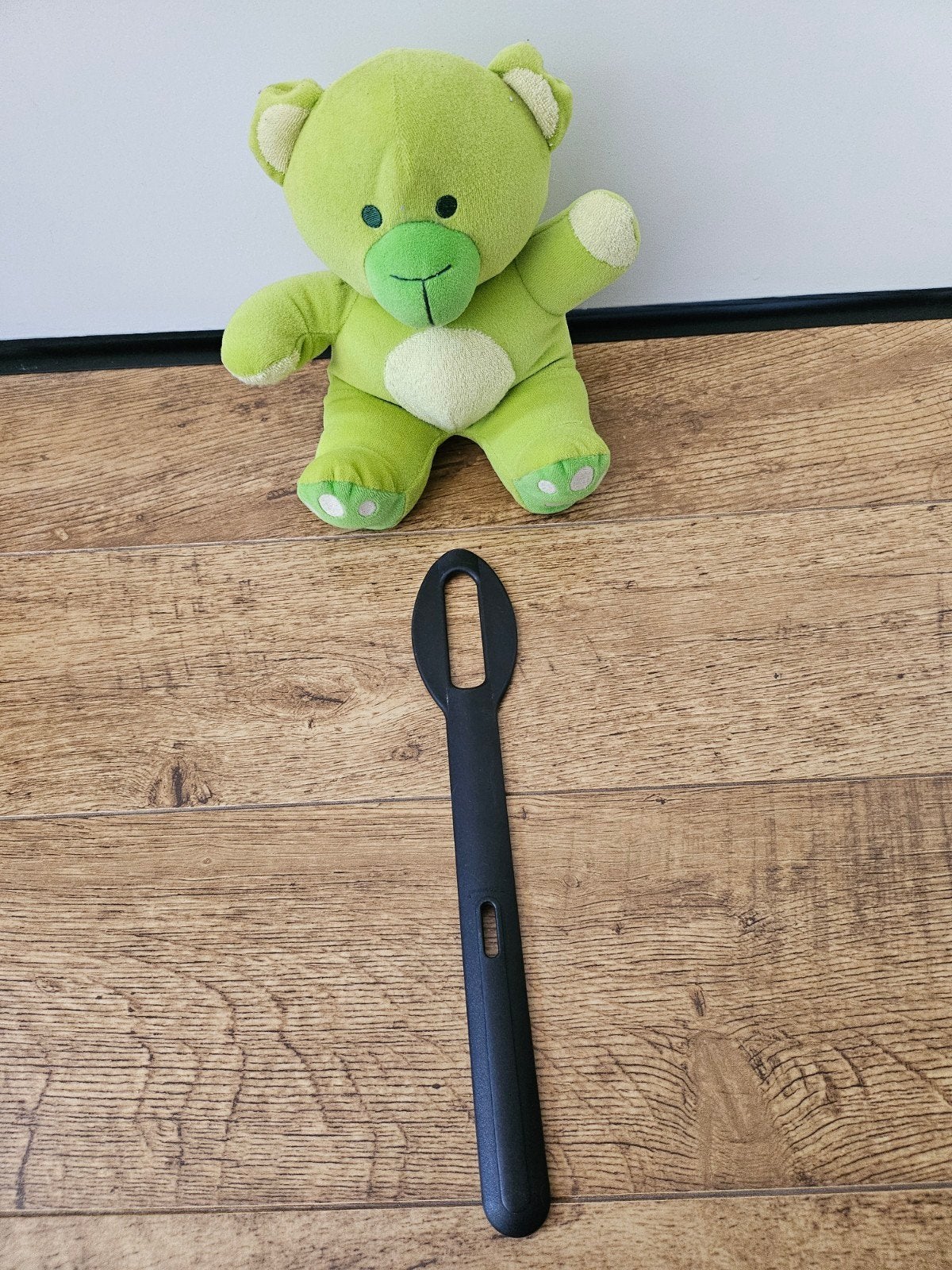 ☆ Tupperware zwarte roerlepel met gat, Huis en Inrichting, Keuken | Tupperware, Zo goed als nieuw, Overige typen, Overige kleuren