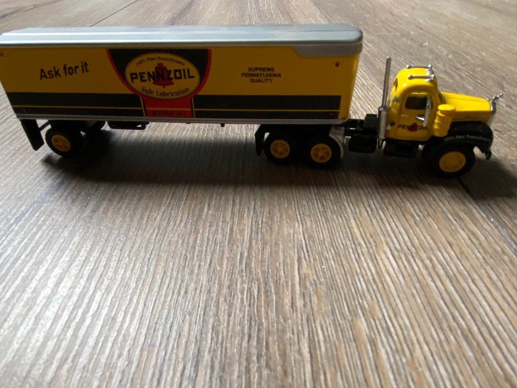 Mack B61 1/87 matchbox miniatuur, Ophalen of Verzenden, Zo goed als nieuw, Bus of Vrachtwagen, Matchbox