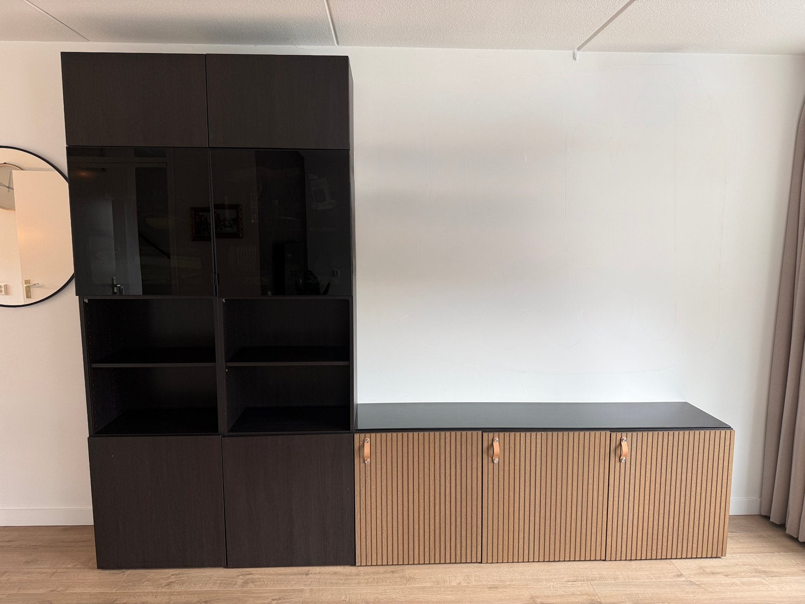 Besta meubel donkerbruin en walnootkleur, Ophalen, Zo goed als nieuw, 25 tot 50 cm, Minder dan 100 cm
