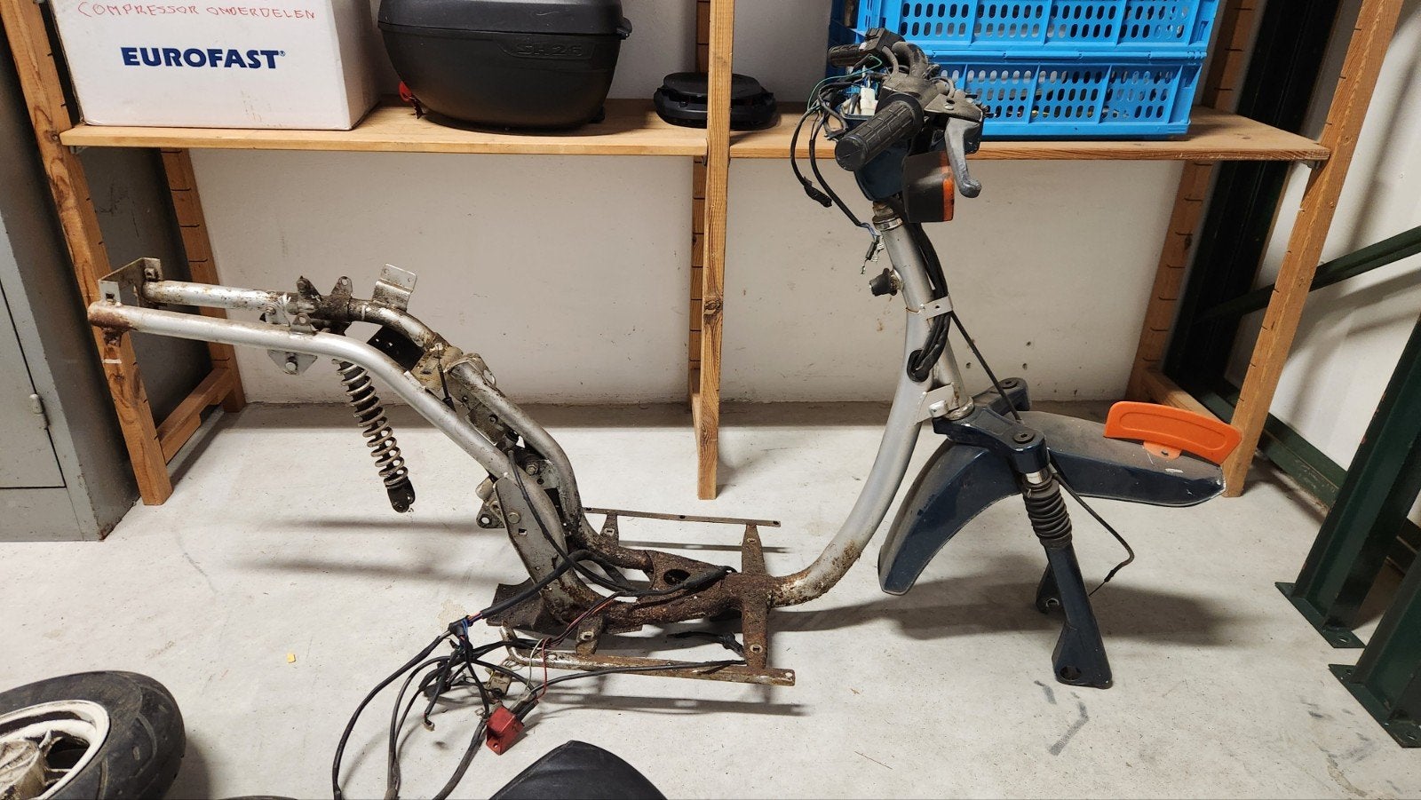 Benelli S50/Bella onderdelen - Frame, wielen, tank en meer, Fietsen en Brommers, Ophalen, Gebruikt, Frame, Benelli