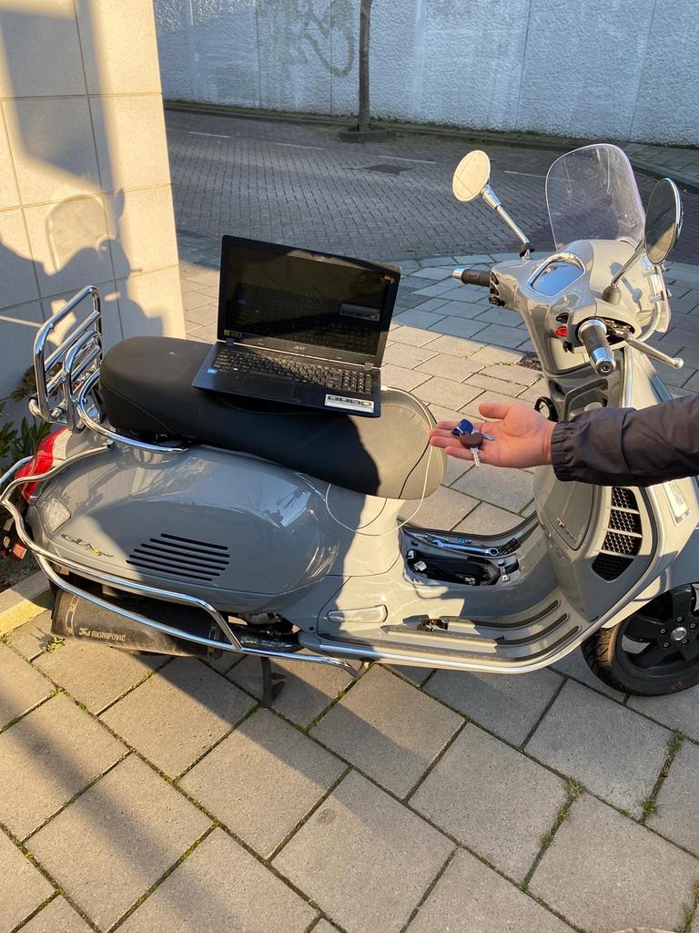 Vespa gts /gasklephuis /sleutel programmeren/0623896231, Ophalen of Verzenden