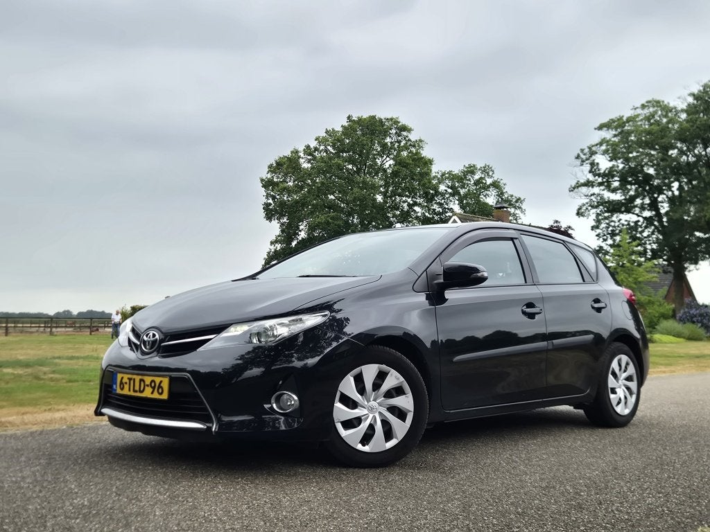 Toyota Auris 1.4D Aspiration (bj 2014), Voorwielaandrijving, Euro 5, 450 kg, Gebruikt