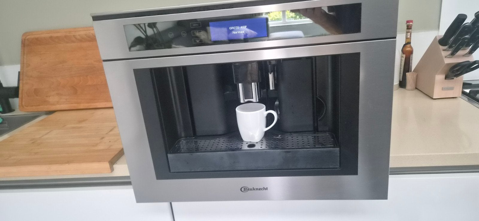 Bauknecht KMT9145 Inbouw Koffiemachine, Ophalen, Afneembaar waterreservoir, 10 kopjes of meer, Koffiemachine