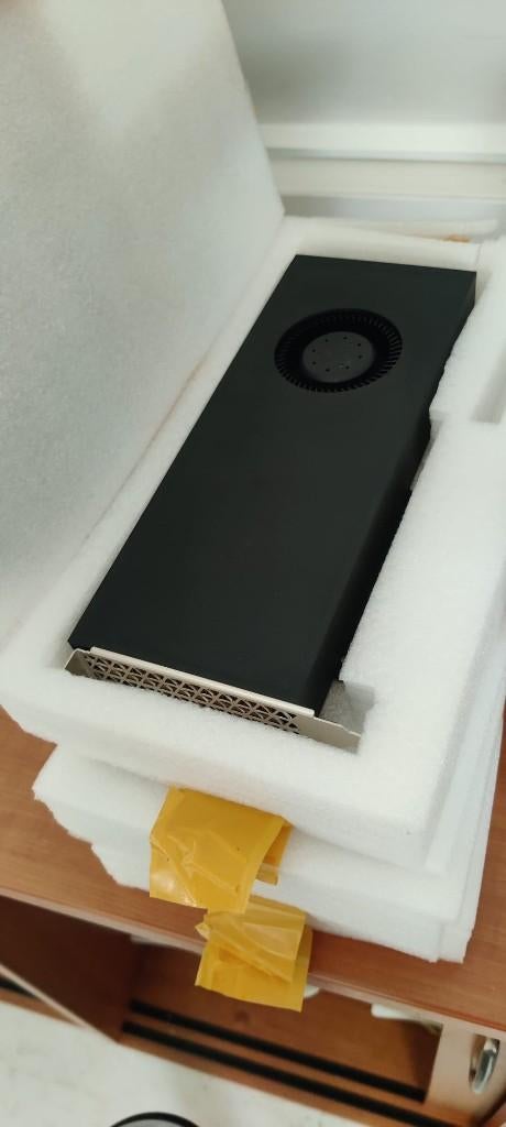 PCIe NVIDIA Tesla V100 32GB GPU, Computers en Software, Videokaarten, Ophalen, GDDR6, PCI-Express 4, Zo goed als nieuw