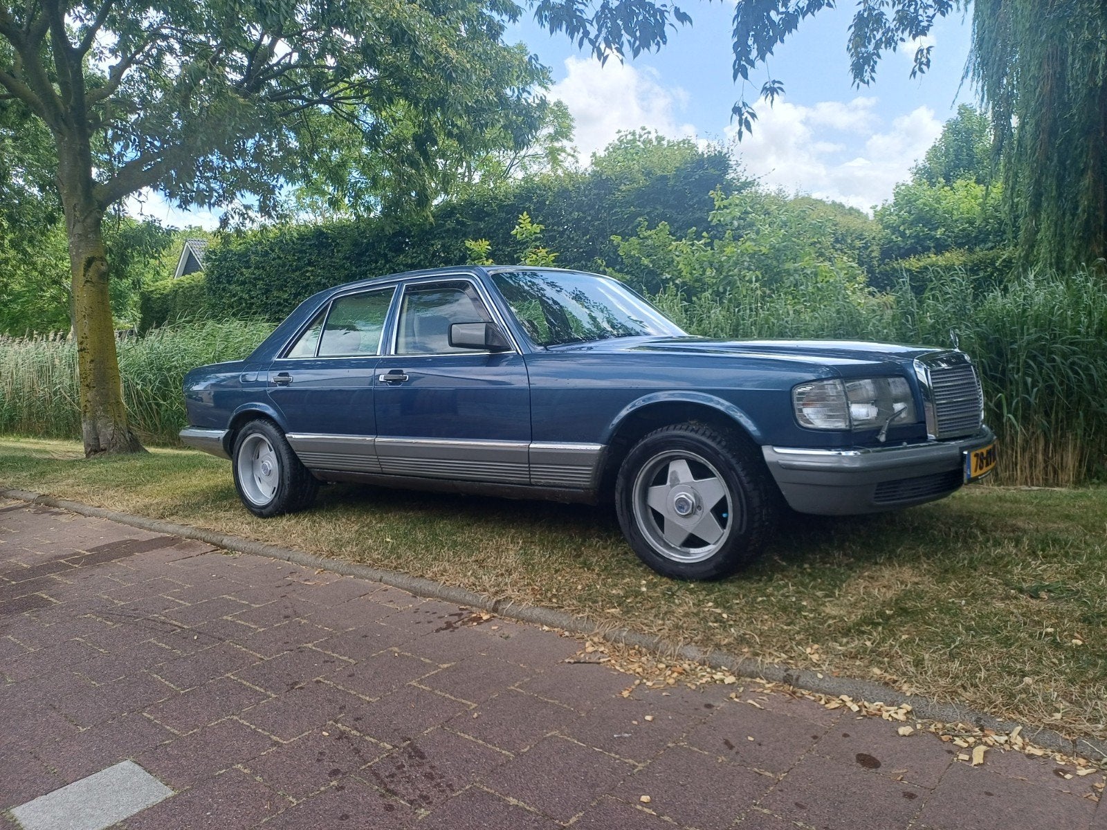 Mercedes-Benz S-Klasse 3.8 380 SE AUT 1980 Blauw, Auto's, Oldtimers, Blauw, Particulier, Sedan, Geïmporteerd