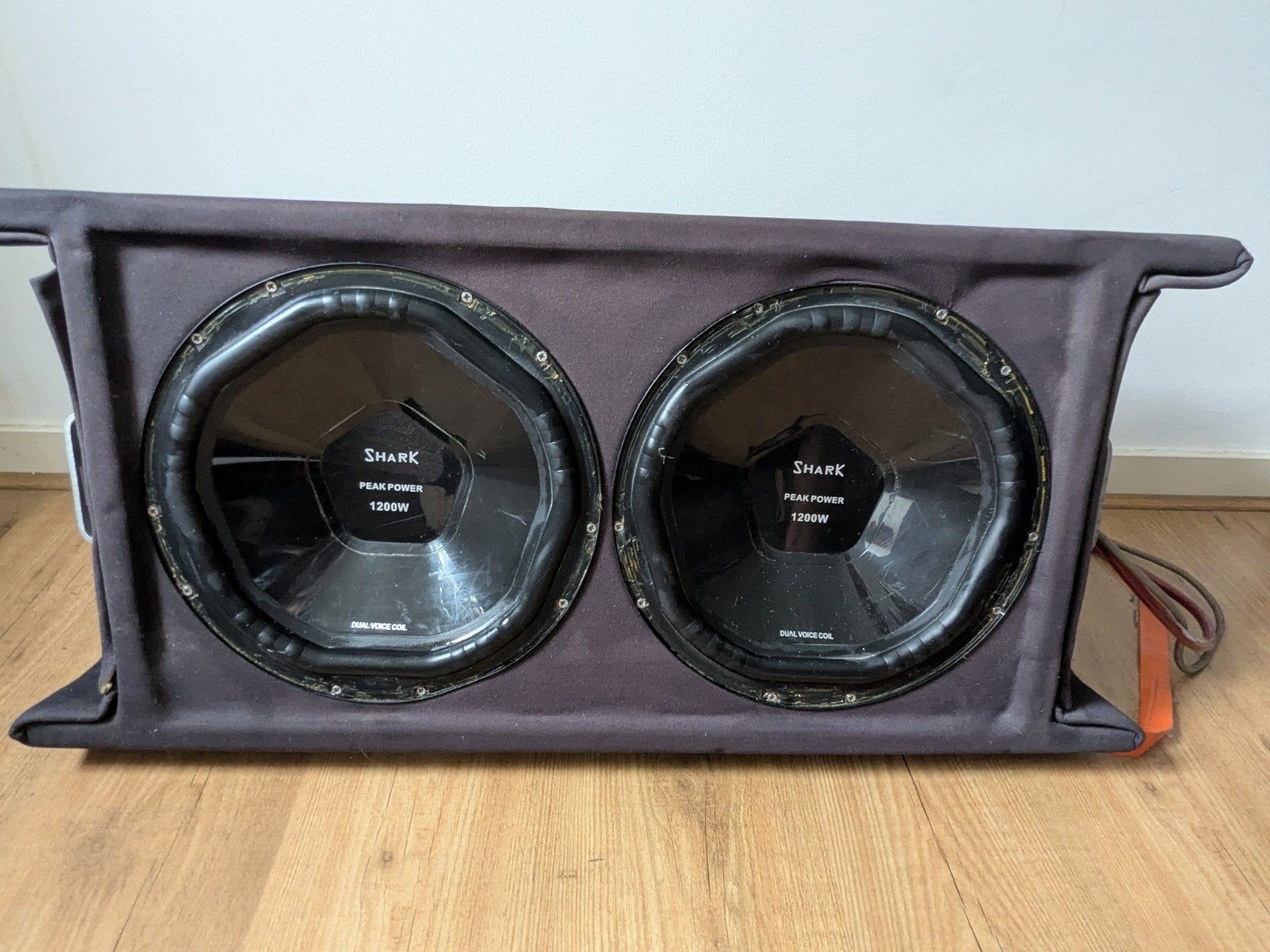 Bullet 1800 Amplifier/versterker + 2x Dual Coil Subwoofer, Ophalen, Gebruikt