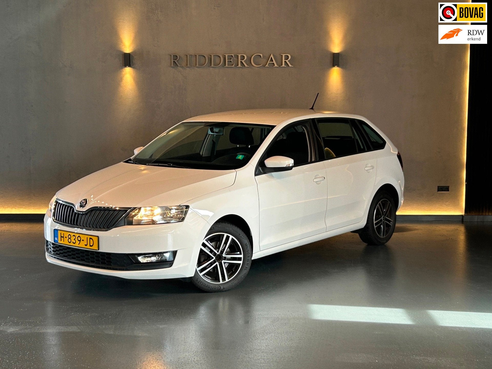 Skoda Rapid Spaceback 1.0 TSI Greentech Clever|AIRCO|VELGEN|, Auto's, Voorwielaandrijving, Verwarmde buitenspiegels, Gebruikt
