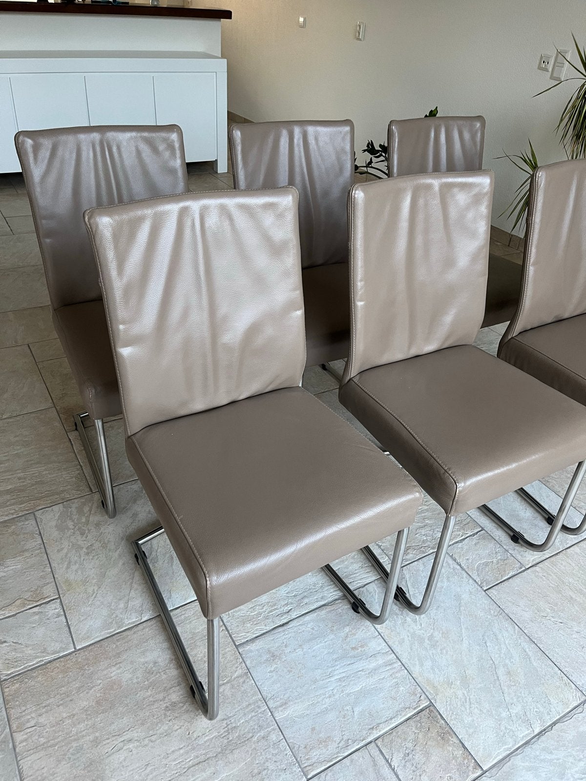 6 echt leren stoelen - Taupe bruin met RVS onderstel, Ophalen, Gebruikt, Bruin, Leer