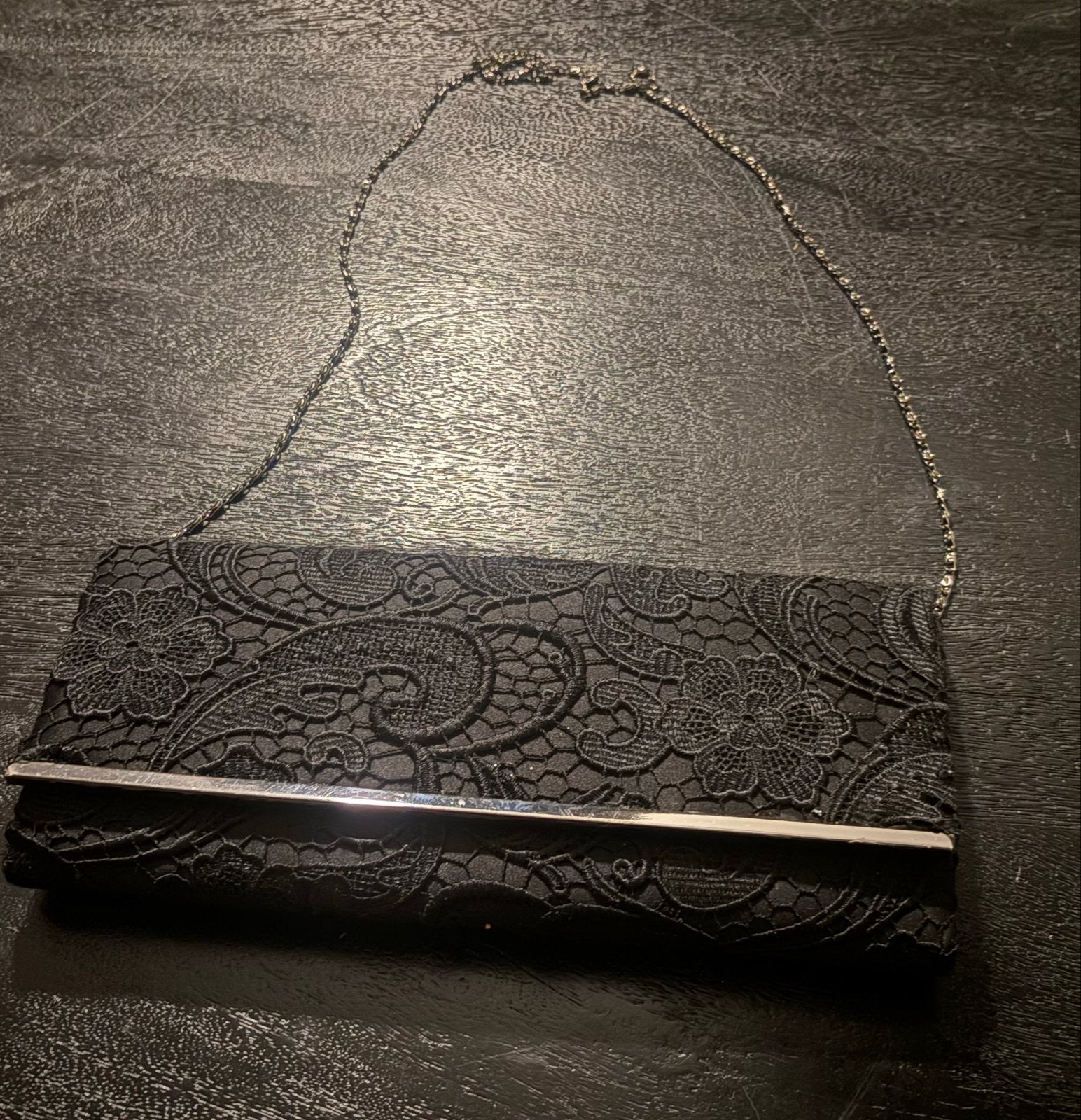 Zwart kanten avondtasje met zilveren ketting, Ophalen of Verzenden, Zo goed als nieuw, Zwart, Avondtasje