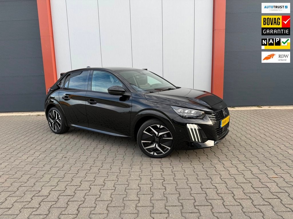 Peugeot 208 1.2 Hybrid 145 GT| Automaat| Camera's, Auto's, Gebruikt, 1199 cc, Leder en Stof, Zwart
