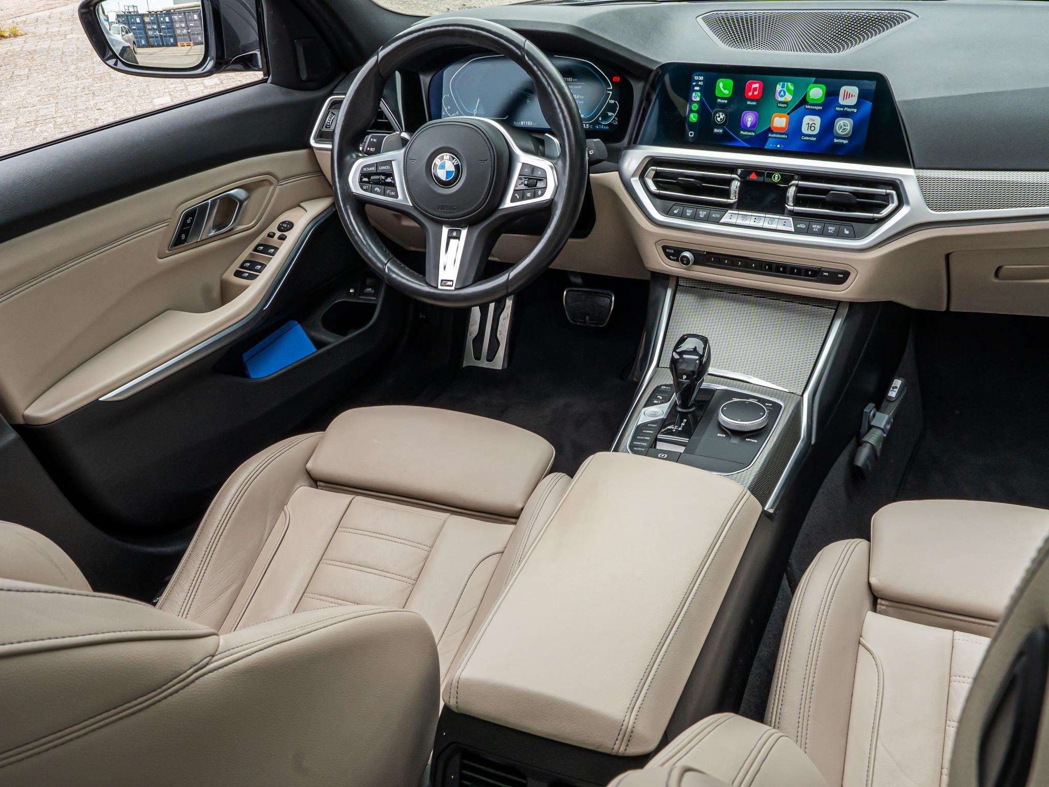 BMW 330e Touring M Sport Pano Camera ACC, Auto's, Achterwielaandrijving, Gebruikt, 4 cilinders, 120 €/maand