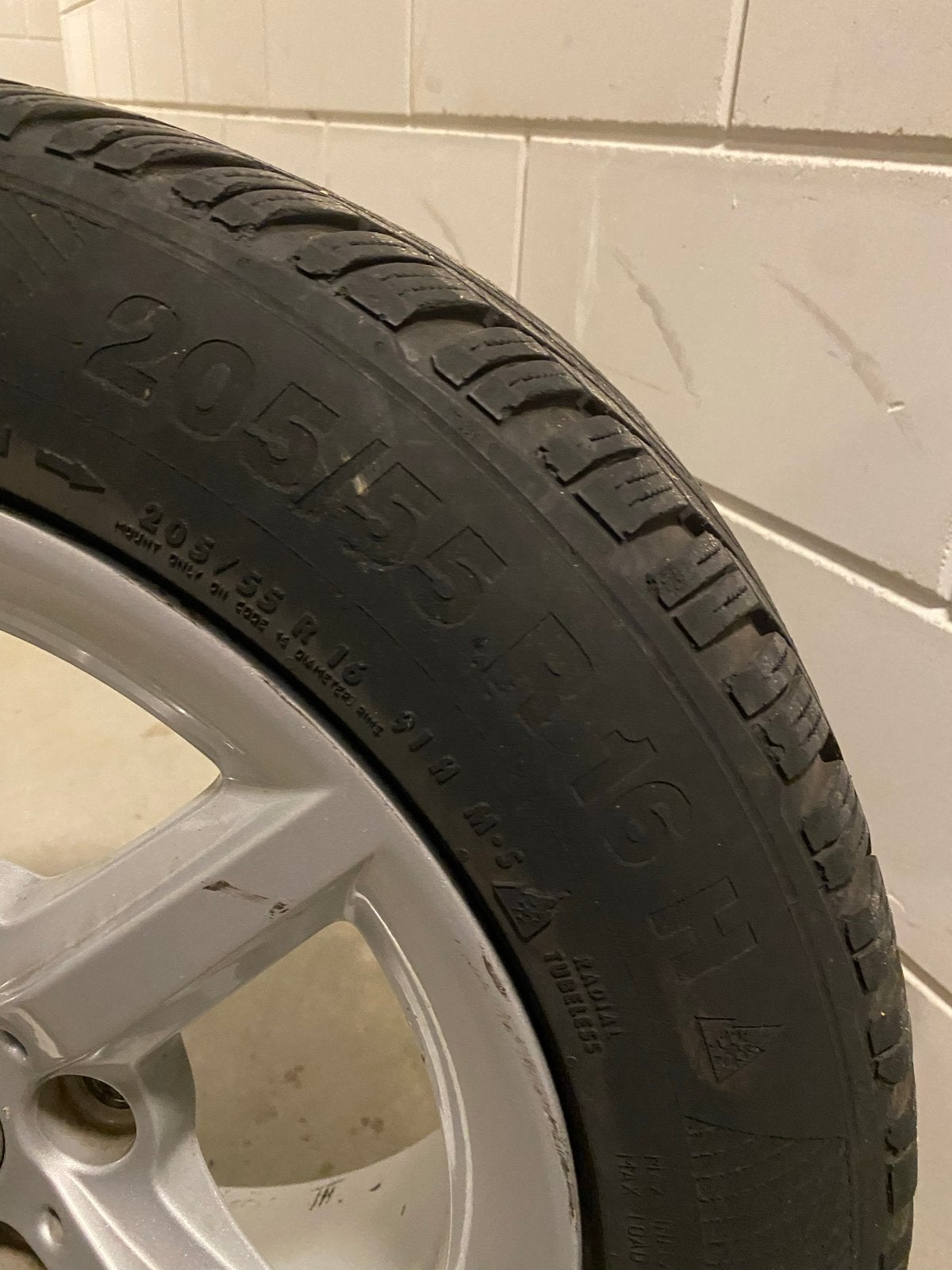 Winterbanden op velg - 205/55 R16, Auto-onderdelen, Banden en Velgen, Gebruikt, 16 inch, Banden en Velgen, Personenwagen