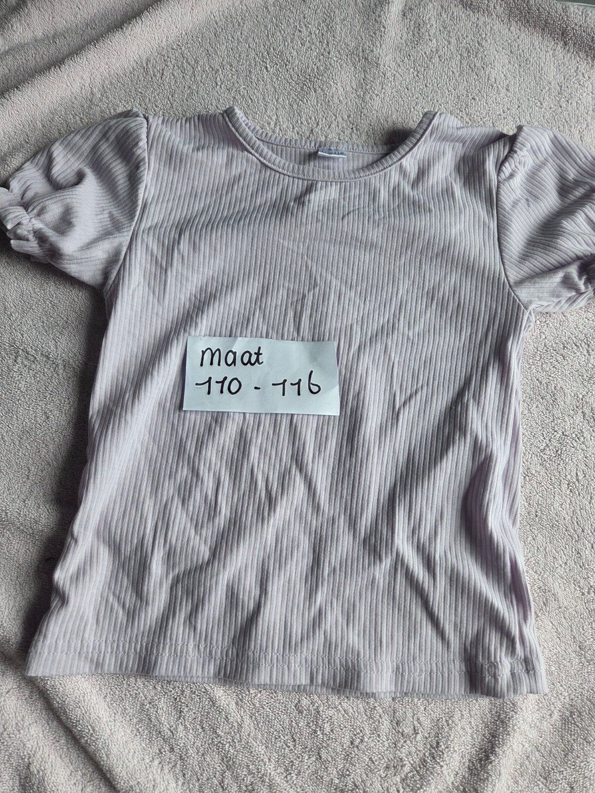 Lila geribbeld T-shirt maat 110-116, Gebruikt, Meisje, Ophalen of Verzenden, Shirt of Longsleeve