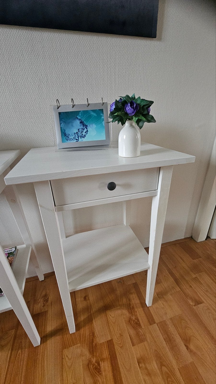 Twee witte Ikea nachtkastjes, h 70, b 46, d 35, Ophalen of Verzenden, Zo goed als nieuw