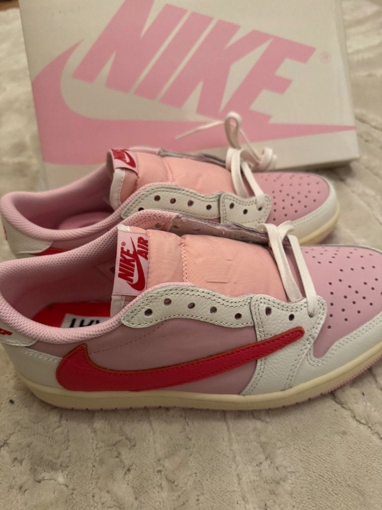Nike Air Jordan 1 Retro Low Travis Scott Sail Tropical Pink, Nike, Nieuw, Ophalen of Verzenden, Sneakers of Gympen