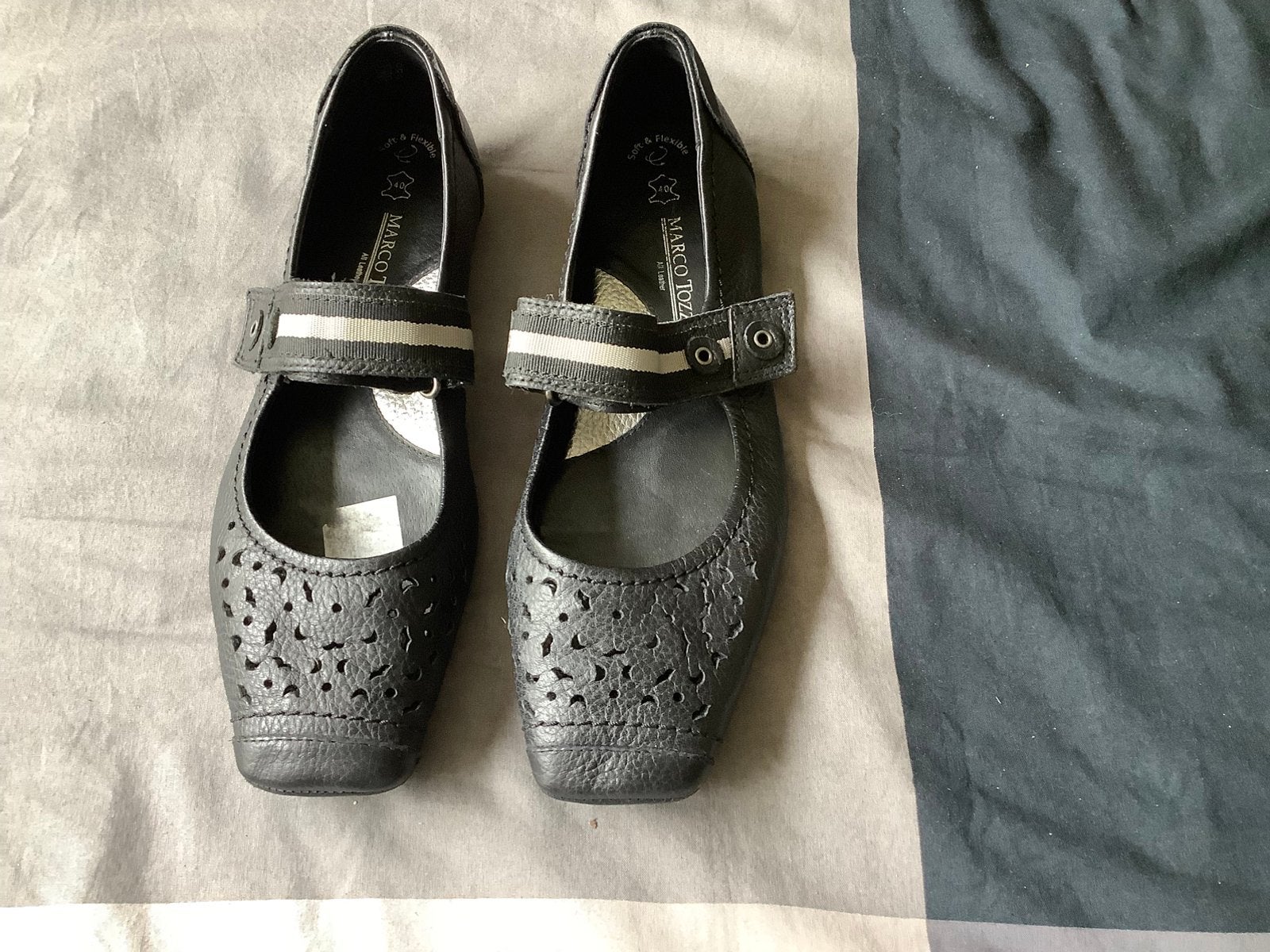 Instappers, Ophalen of Verzenden, Zo goed als nieuw, Zwart, Sneakers of Gympen