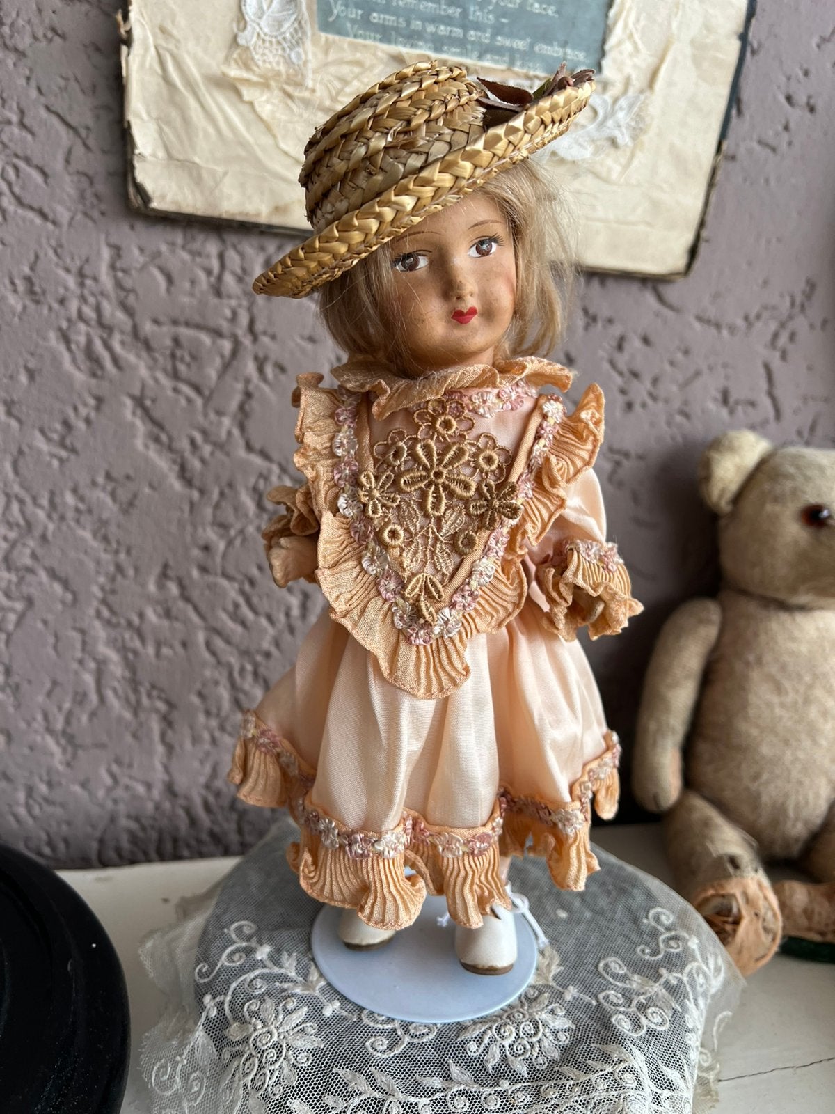 Een oud brocant popje van papier mache, Ophalen of Verzenden
