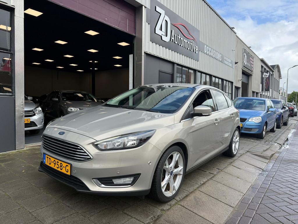 Ford Focus 1.5 Titanium Edition, 4 cilinders, 150 pk, Leder en Stof, Bedrijf