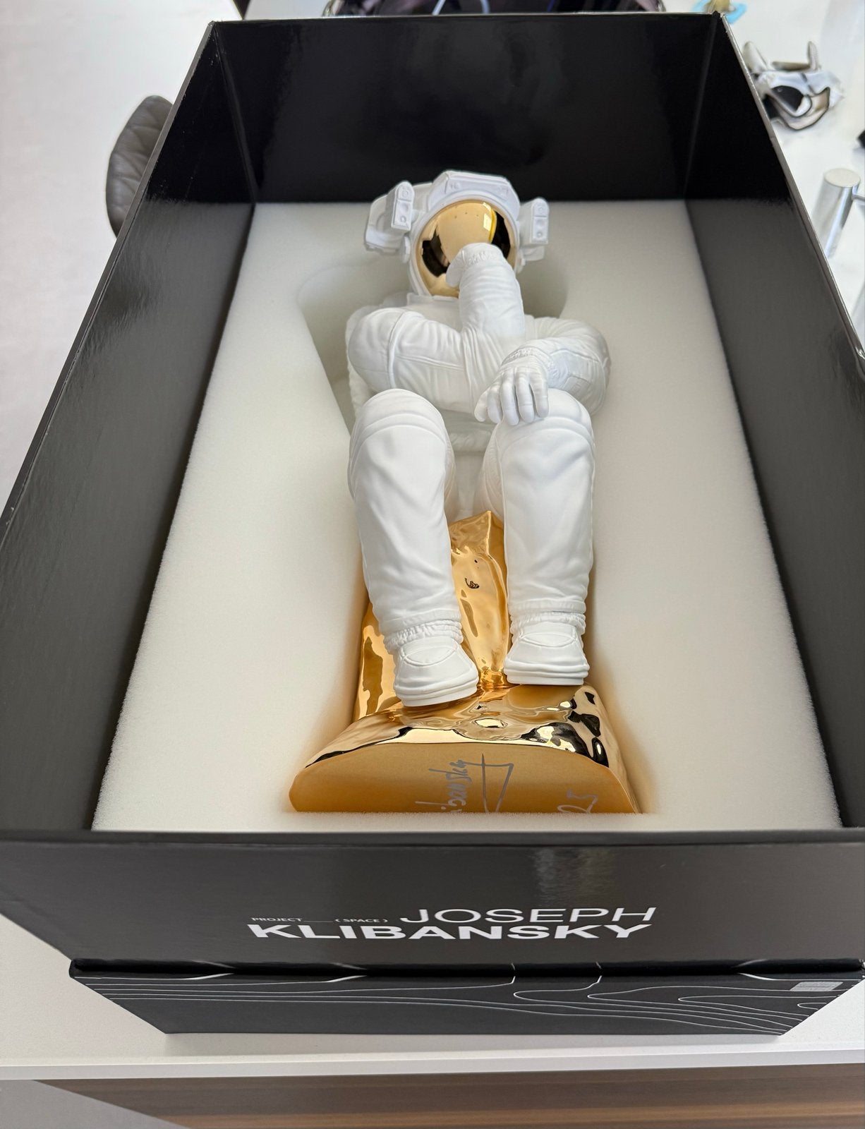 Joseph Klibansky - The Thinker Astronaut Beeld, Kunststof, Ophalen of Verzenden, Wit, Beeld