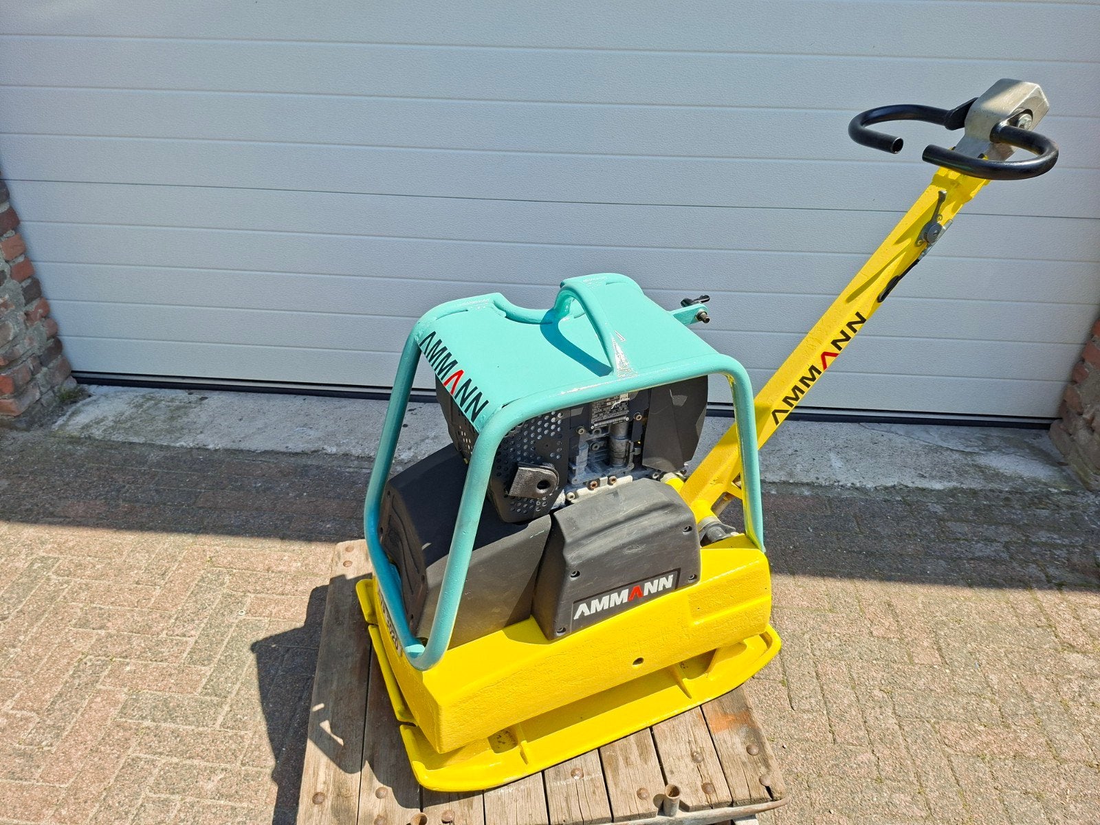 Ammann AVP 3020 3 tons Trilplaat met Hatz Diesel, Ophalen