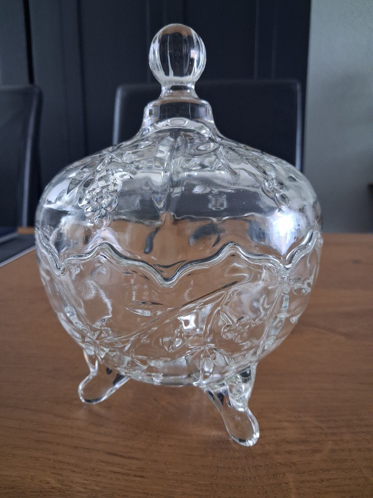 Prachtige vintage dekselpot op pootjes