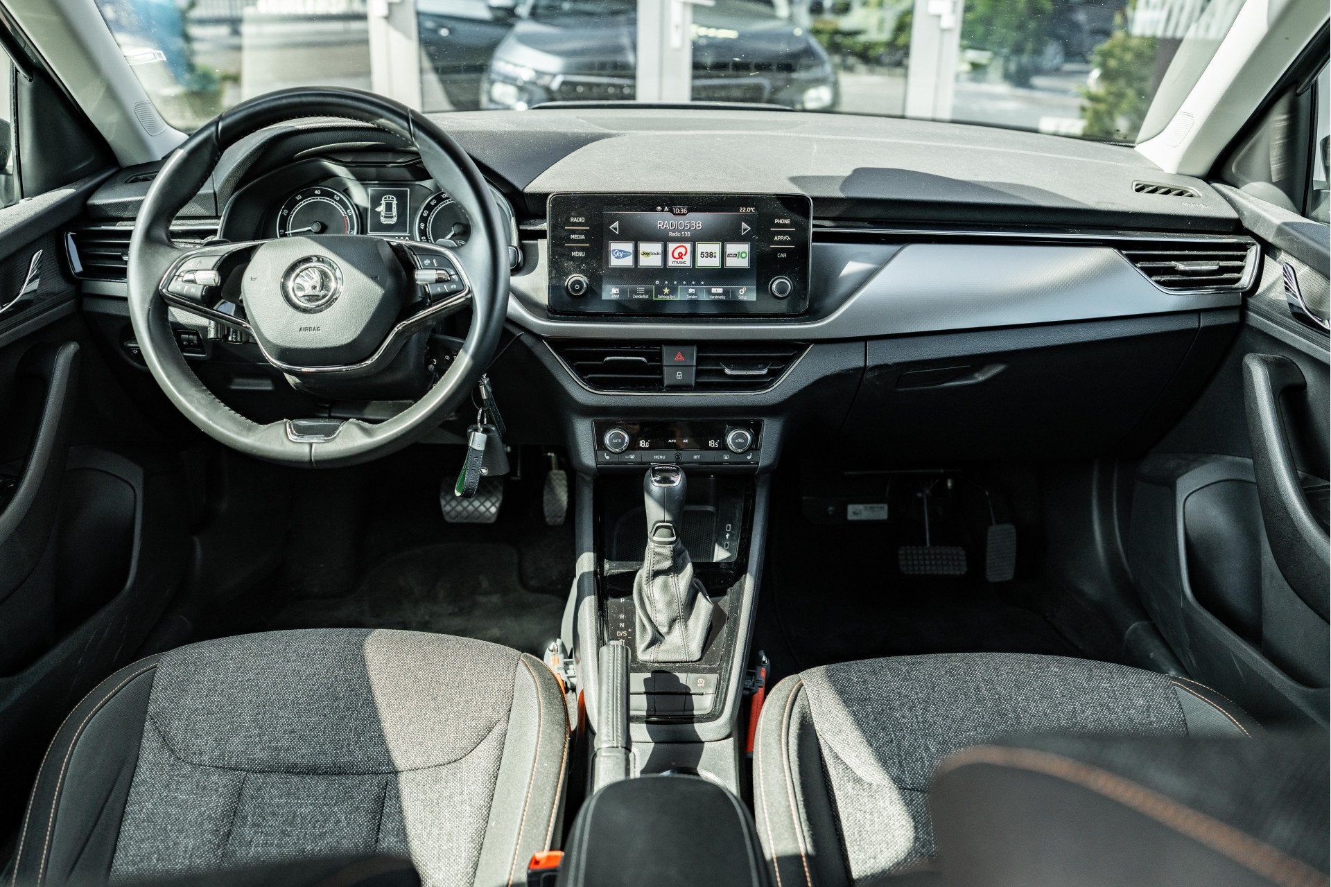 Skoda Kamiq 1.0 TSI Business Edition | Dubbele bediening | L, Stof, Gebruikt, 3 cilinders, Kamiq