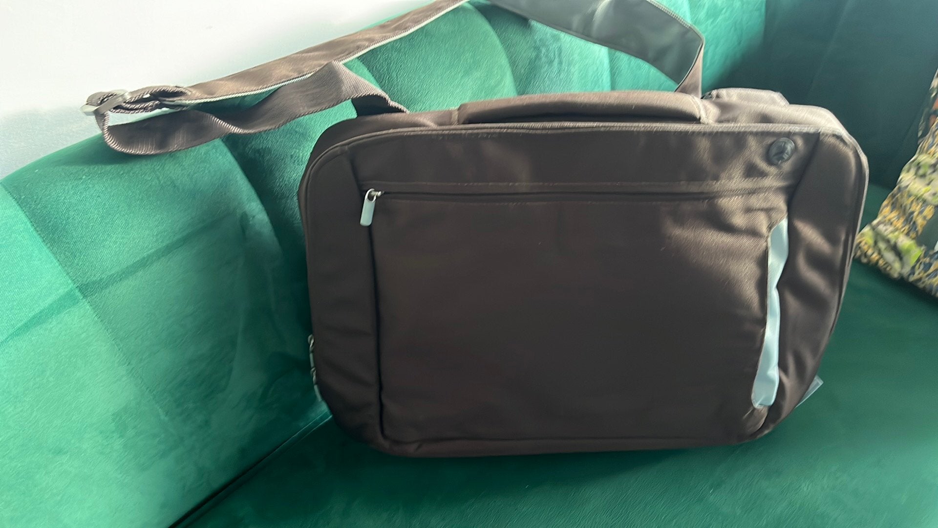 Super mooie Computer tas . Br 49cm hg 36cm  merk BELKIN, Bruin, Gevoerd laptopvak, Ophalen of Verzenden, Zo goed als nieuw